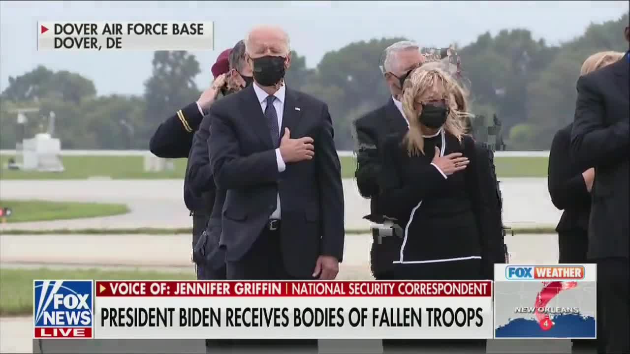 benny-on-twitter---biden-appears-to-check-his-watch-during-the-dignified-transfer-ceremony-at-dover-air-force-base.-https---t.co.mp4