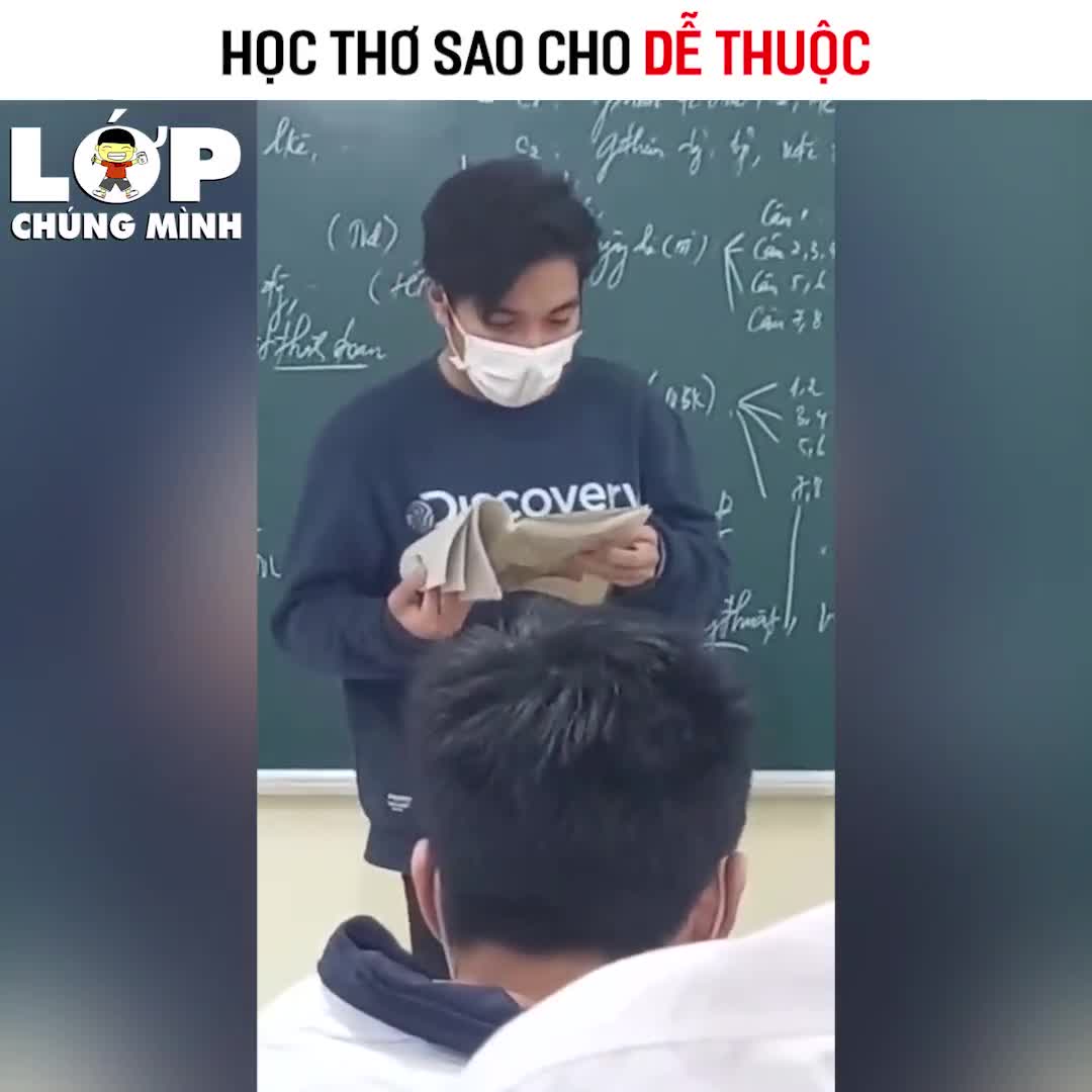 nam-sinh-dung-truoc-lop-doc-lien-may-bai-tho-theo-phong-cach-cuc-chat.mp4