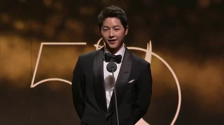 2022-international-emmy-awards-presenter-songjoongki-2.mp4