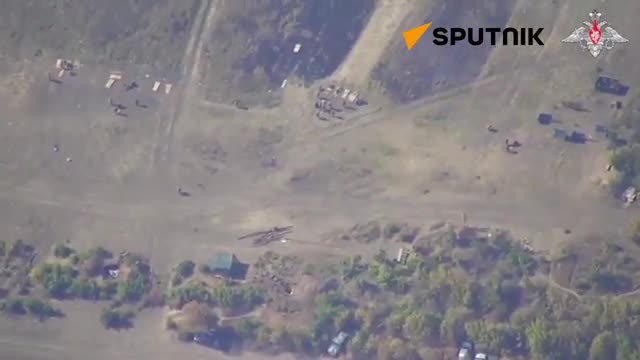 Tin thế giới - Video: Nga phóng tên lửa phá hủy xe bọc thép, đạn dược của Ukraine