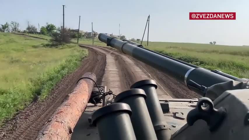 Video-Hot - Video: Xe chiến đấu Nga chặn đứng cuộc tấn công của xe tăng Ukraine tại Bakhmut
