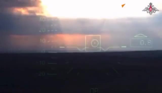Video-Hot - Clip: Xe bọc thép của Ukraine nổ tung sau đòn tấn công từ trực thăng Nga